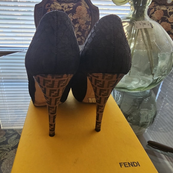 Fendi Black Textured Women's Heels - Picture 3 of 12